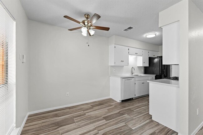 Building Photo - 10807 Lambert Cir