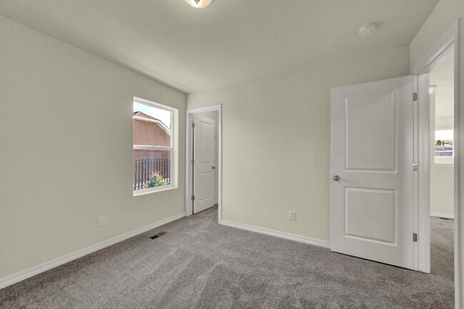 Building Photo - 6241 Felsite Grv