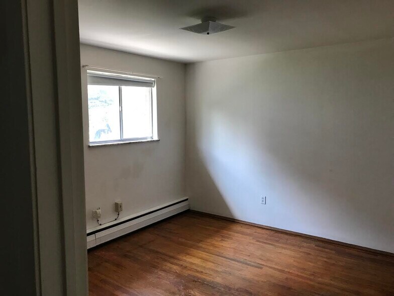 Building Photo - 512 Olden Ave