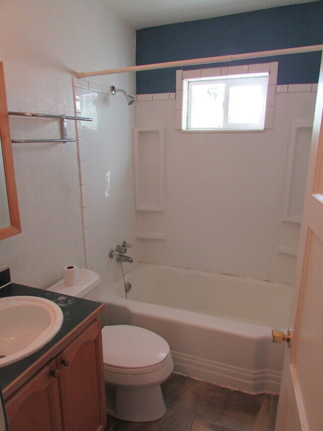 Building Photo - Pet friendly home in Spanish Fork