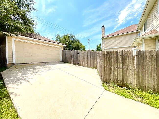 Building Photo - 166 Red Hawk Ridge