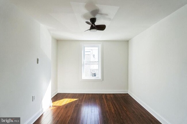 Building Photo - 382 Martin St