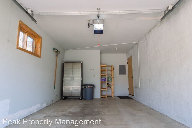 Building Photo - 3 br, 1.5 bath House - 28 Endner Lane