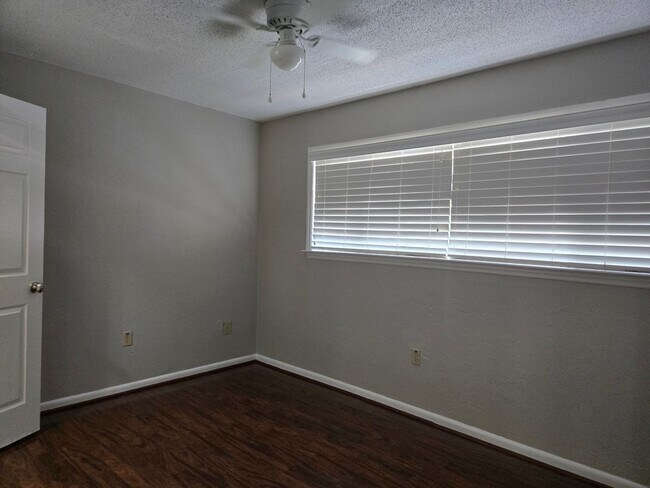Building Photo - Charming 2-bedroom, 1.5-bath in the desirable Bellamy Forge