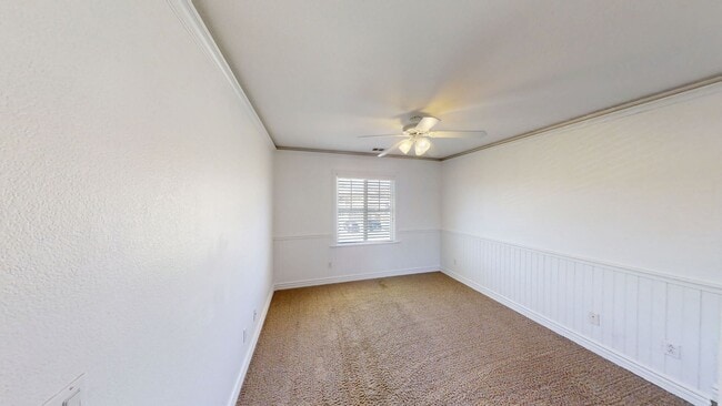 Building Photo - Beautiful Family Home