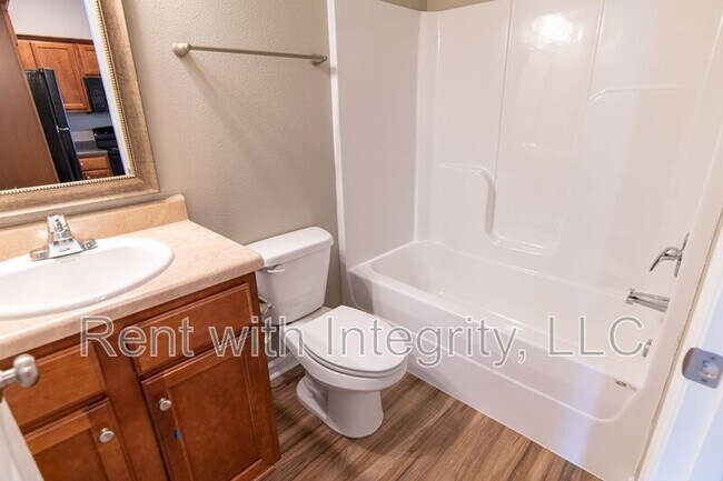 Building Photo - 2200 Del Carmel Way