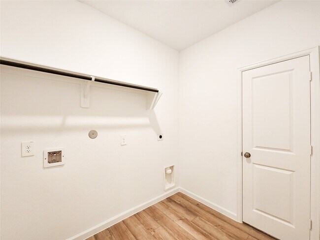 Building Photo - 15552 Leopard Lily Ln