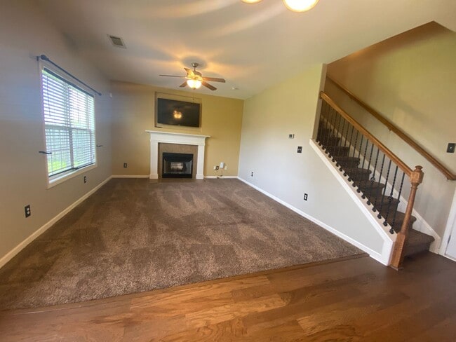 Building Photo - 210 Edgarton Way