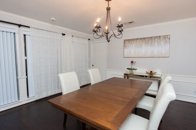 Building Photo - 14107 Swiss Hill Dr