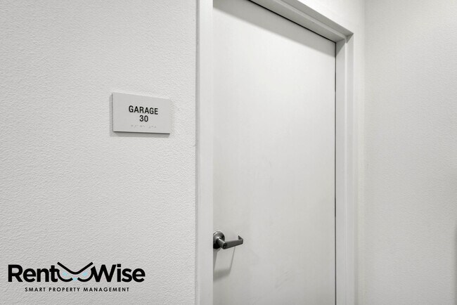 Building Photo - 390 Riesling Ave