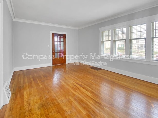 Building Photo - 1131 Benjamin Ave SE