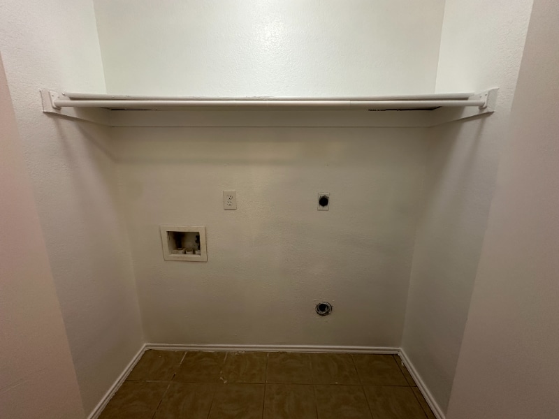 Building Photo - 319 Shea St