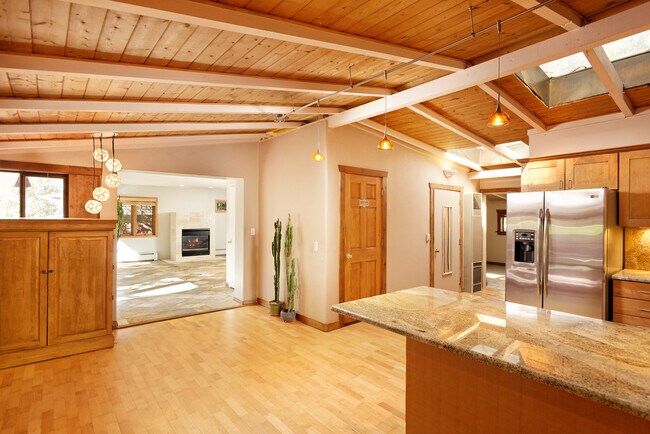 Building Photo - 311 Midland Ave