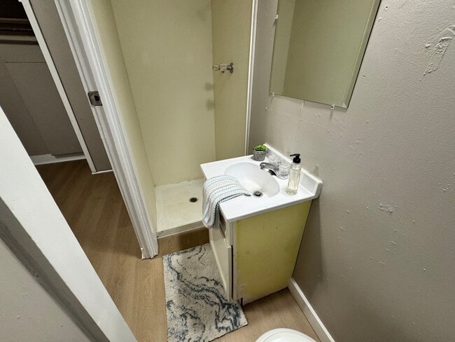 Building Photo - 1 bed, 1 bath home for rent in Waterloo