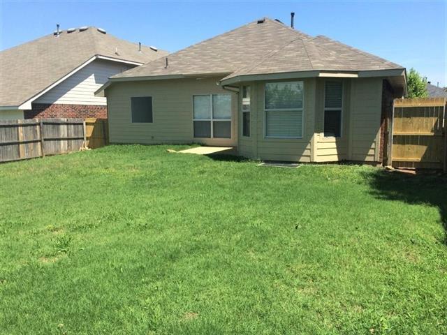 Building Photo - 9309 Chesapeake Ln
