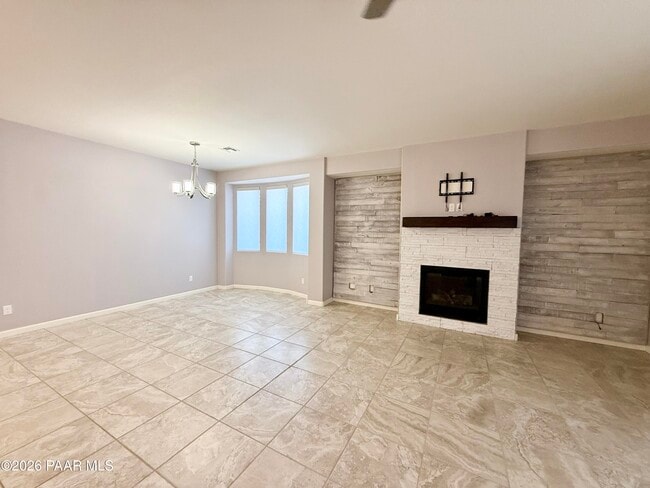 Building Photo - 1216 Brentwood Way