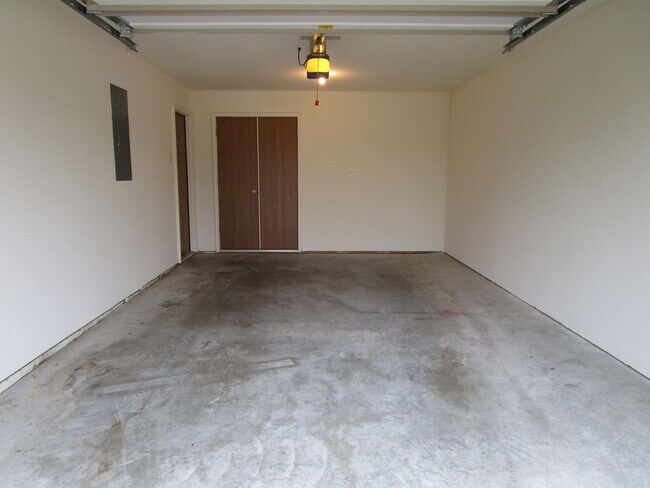 Building Photo - 501-503-503 Glenstone Dr