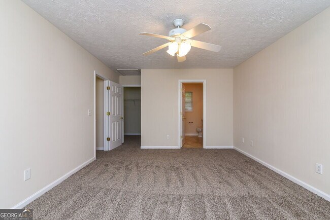 Building Photo - 9670 Crestview Terrace