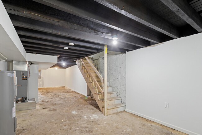 Building Photo - 3031 Page St