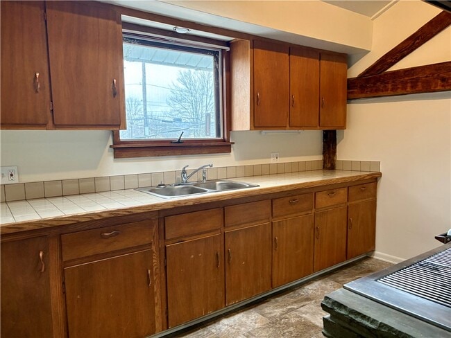 Building Photo - 116 W High St