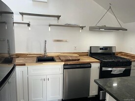 Building Photo - 1400 Outlook Ave