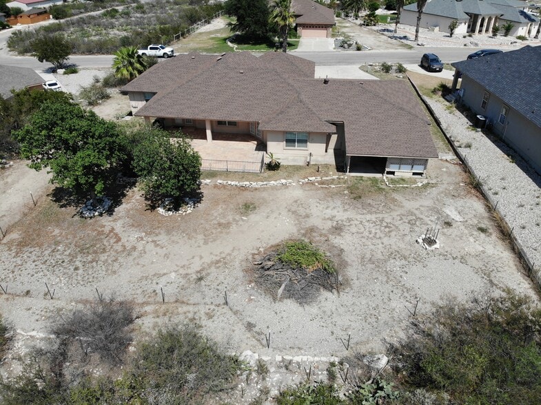 Building Photo - 123 La Paloma Dr