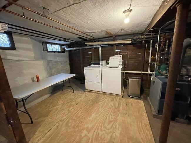 Building Photo - 62 Ibbetson St