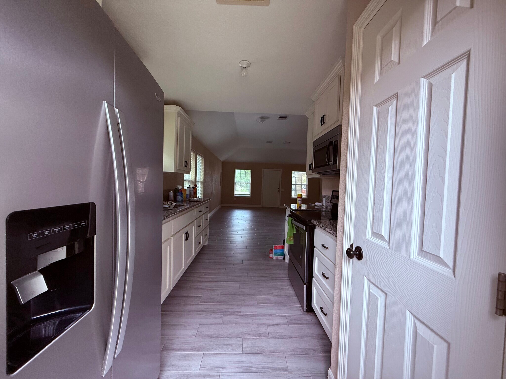 Kitchen - 1026 N Arcola St