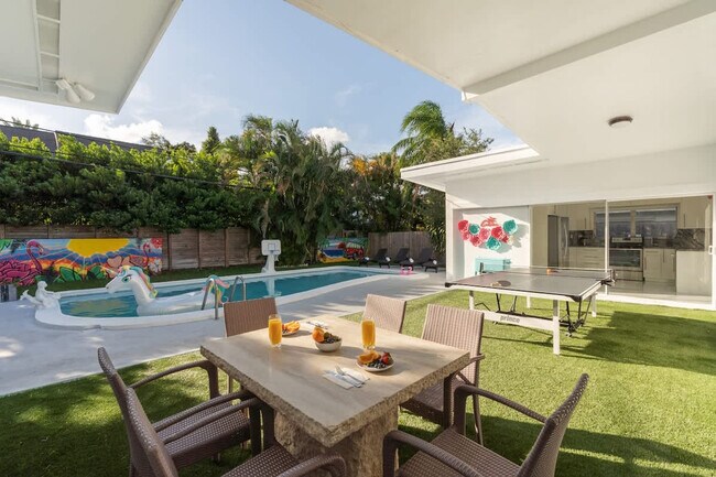 Building Photo - 20010 Highland Lakes Blvd