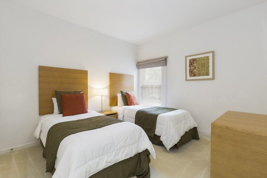 Building Photo - 2739 Corvette Ln