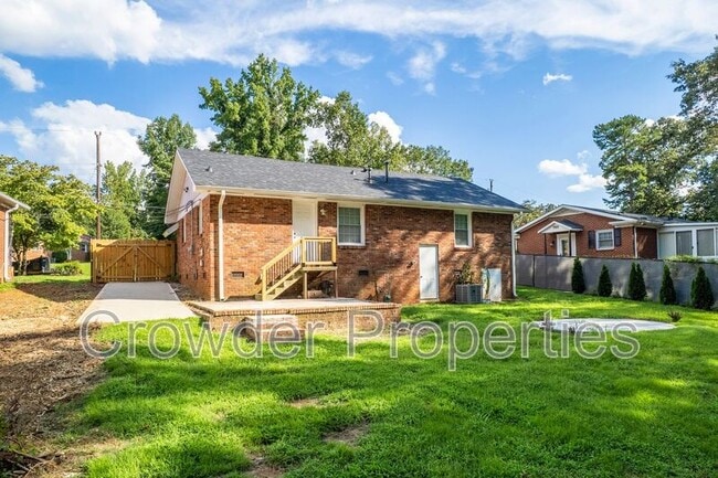 Building Photo - 3612 Sargeant Dr