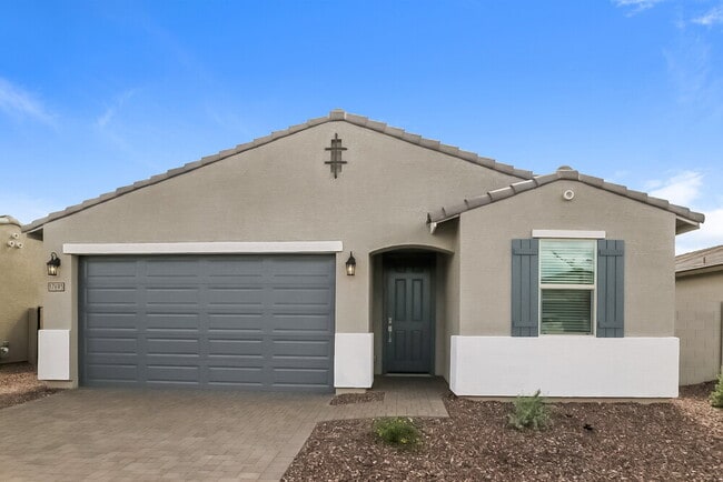 Building Photo - 17695 W Fetlock Trail