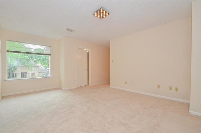 Building Photo - 1106 Brecon Hall Dr