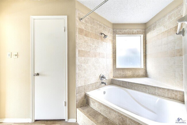 Building Photo - 12530 Laleu Ln