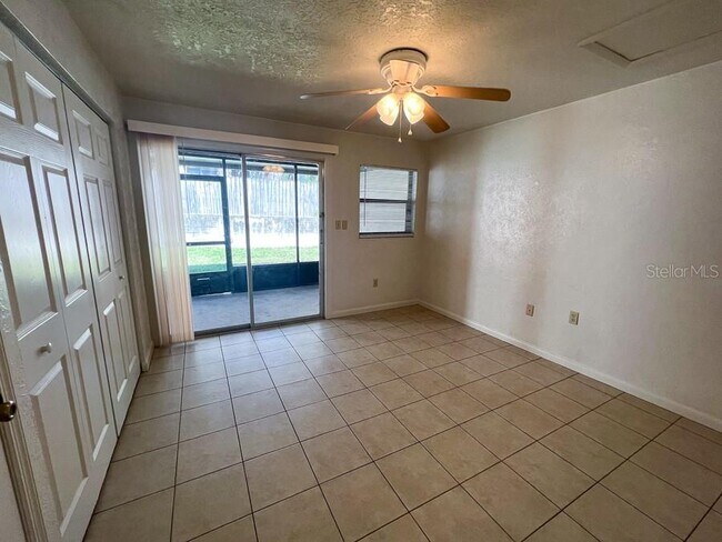 Building Photo - 1406 SW 18th Pl