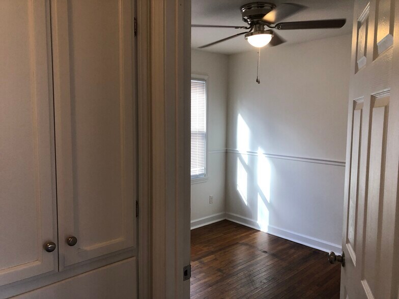 Building Photo - 3231 S Palisade Ave