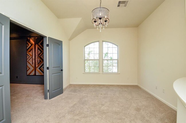 Building Photo - 2703 Bonnie Bray Dr