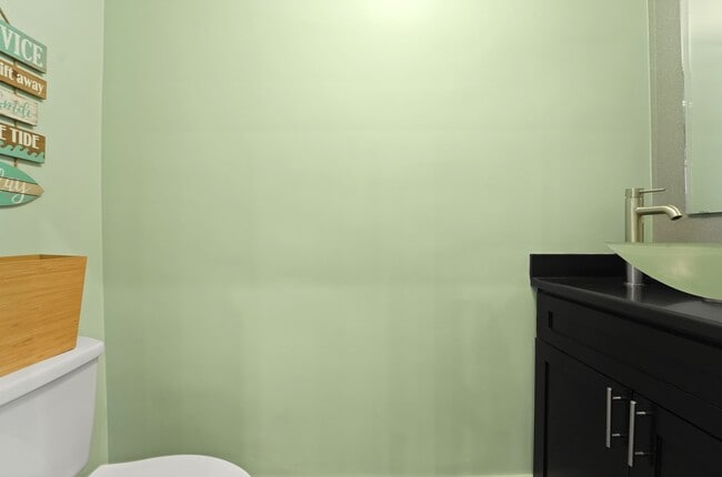 Building Photo - 334 Broad St