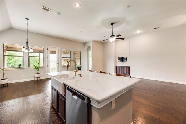 Building Photo - 2112 Benjamin Creek Dr