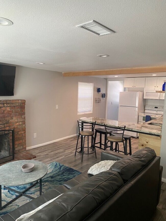 Building Photo - WRIGHTWOOD HOME