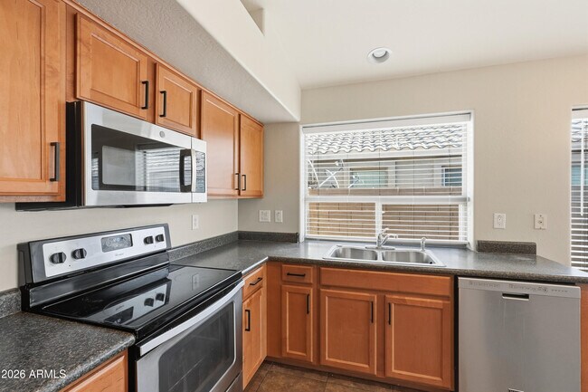 Building Photo - 40381 W Robbins Dr