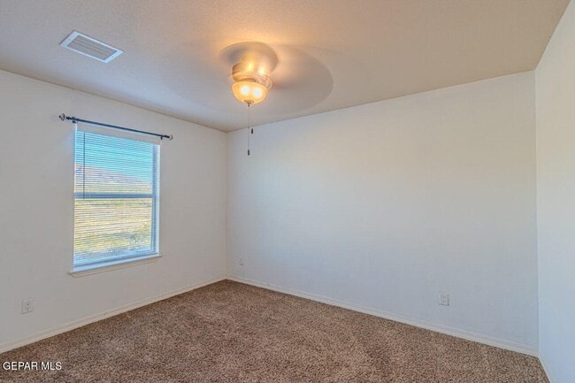 Building Photo - 2058 Bluff Creek St