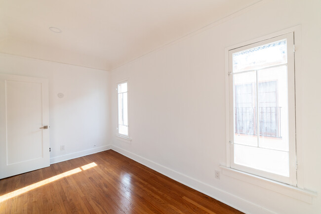 Building Photo - A Grand, Light-Filled 1-Bedroom with Bonus...