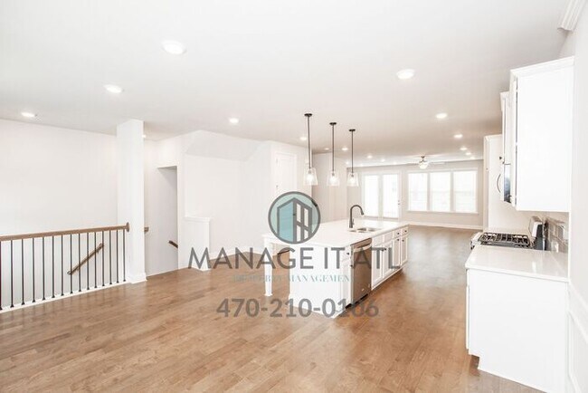 Building Photo - Elegant 4 Bedroom Townhome in Prime Location near HWY 285 in Doraville