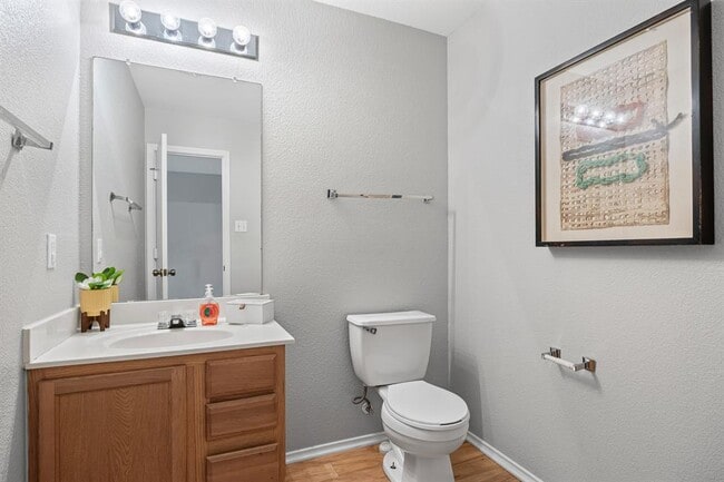 Building Photo - 2112 Perkins Pl
