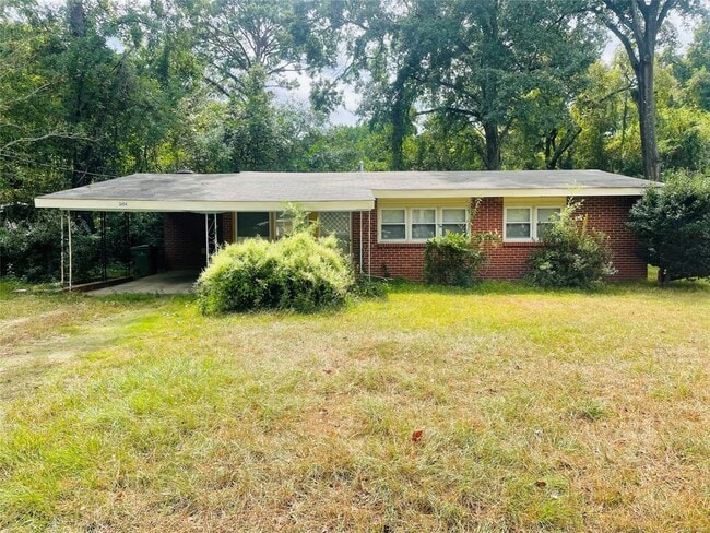 Primary Photo - 2454 Spruce Curve