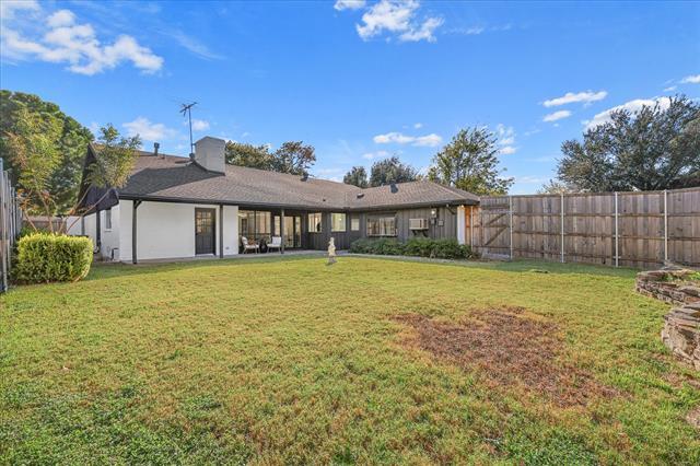 Building Photo - 1203 Edgewood Dr