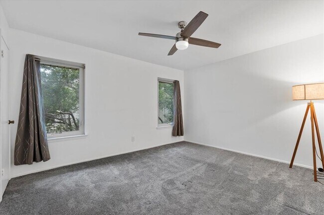 Building Photo - 8400 Jamestown Dr