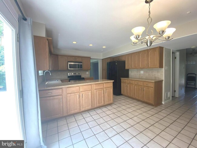 Building Photo - 199 Liberty Dr