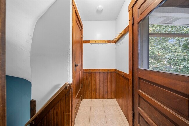 Building Photo - 180 Faneuil St